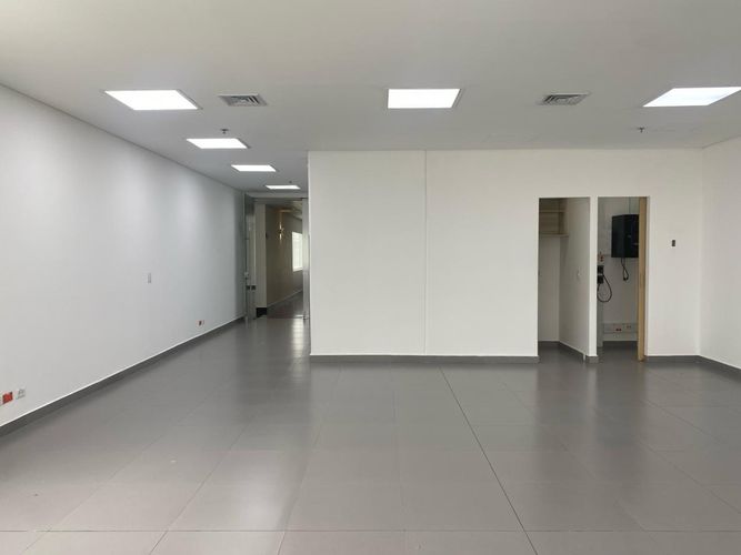 Oficina en arriendo en El Poblado, Medellín, 100 m² · foto 7 de 10