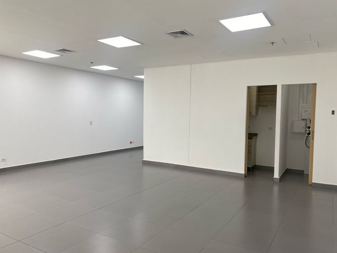 Oficina en arriendo en El Poblado, Medellín, 100 m² · foto 8 de 10