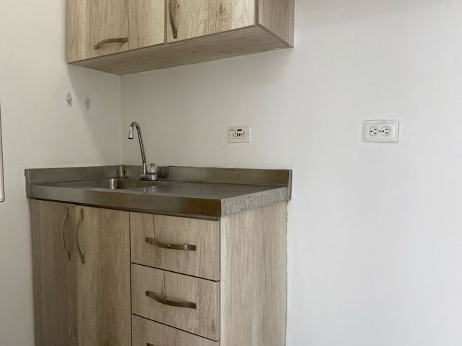 Oficina en arriendo en El Poblado, Medellín, 100 m² · foto 9 de 10