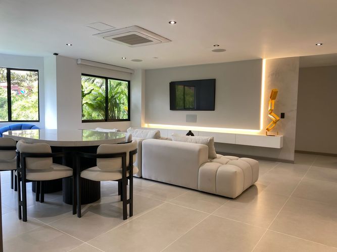 Apartamento de 3 alcobas en arriendo en El Poblado, Medellín, 148 m² · foto 3 de 19