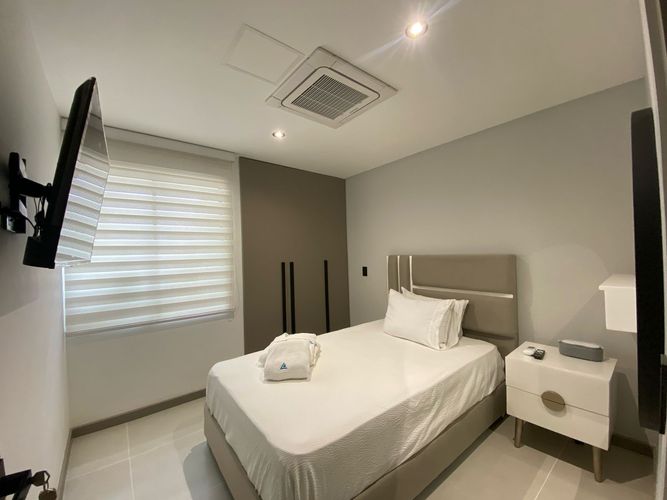 Apartamento de 3 alcobas en arriendo en El Poblado, Medellín, 148 m² · foto 15 de 19