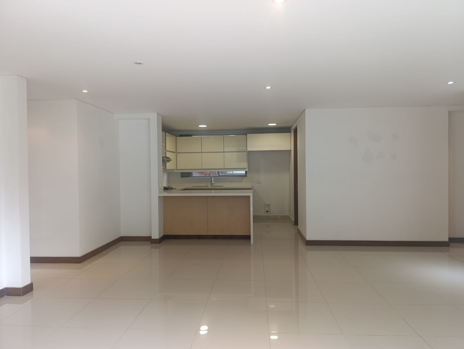 Apartamento en arriendo en El Poblado, Medellín · foto 5 de 17