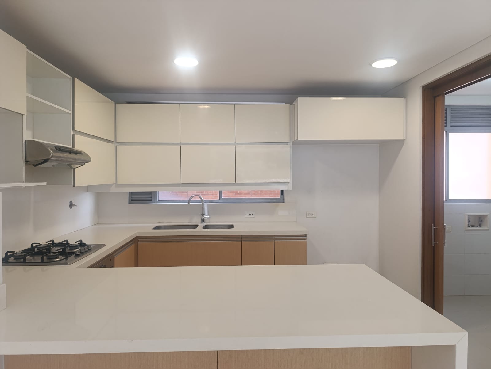 Apartamento en arriendo en El Poblado, Medellín · foto 7 de 17