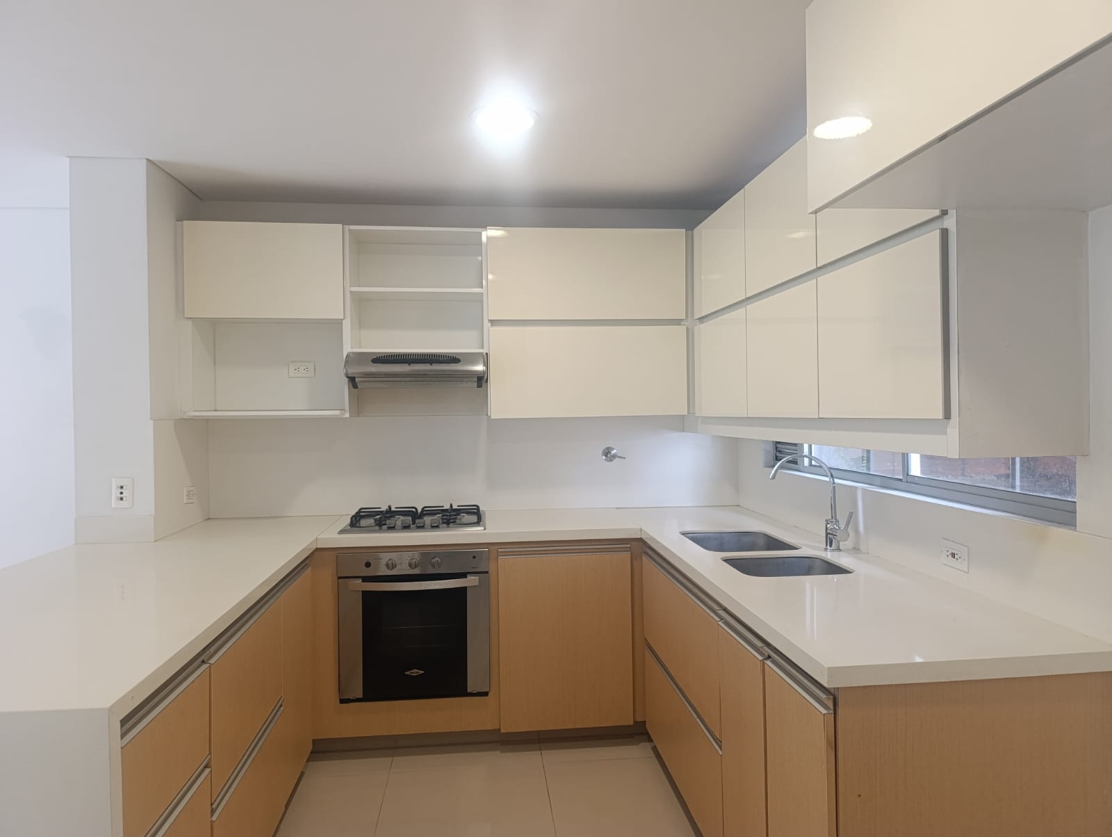 Apartamento en arriendo en El Poblado, Medellín · foto 8 de 17