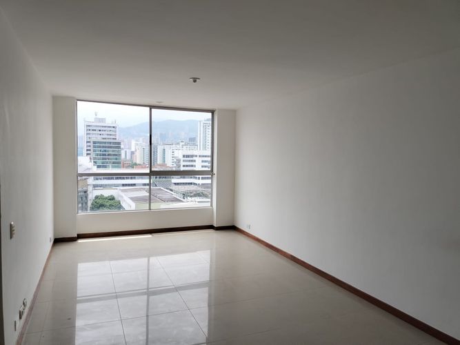 Apartamento de 3 alcobas en arriendo en El Poblado, Medellín, 90 m² · foto 2 de 18