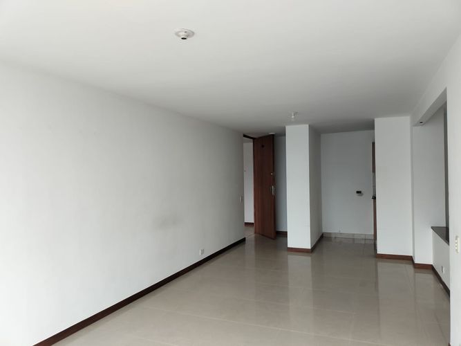 Apartamento de 3 alcobas en arriendo en El Poblado, Medellín, 90 m² · foto 3 de 18