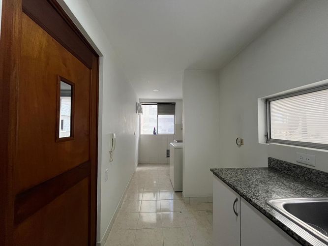 Apartamento de 2 alcobas en arriendo en El Poblado, Medellín, 75 m² · foto 10 de 16