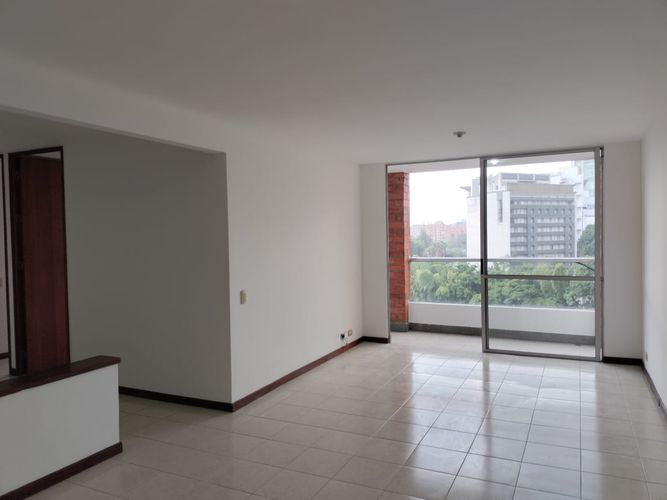 Apartamento de 3 alcobas en arriendo en El Poblado, Medellín, 90 m² · foto 2 de 19