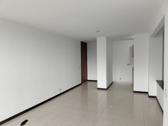Apartamento de 3 alcobas en arriendo en El Poblado, Medellín, 90 m² · foto 3 de 19
