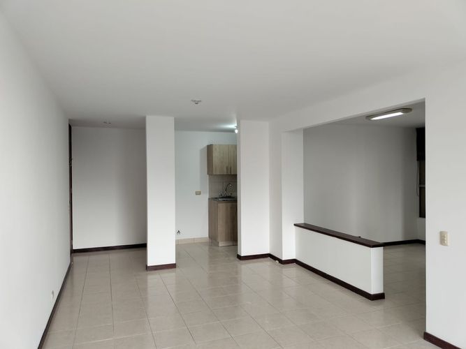 Apartamento de 3 alcobas en arriendo en El Poblado, Medellín, 90 m² · foto 4 de 19