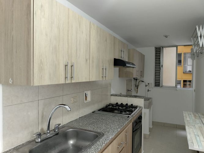 Apartamento de 3 alcobas en arriendo en El Poblado, Medellín, 90 m² · foto 5 de 19