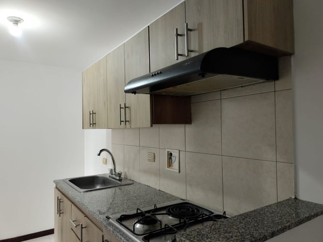Apartamento de 3 alcobas en arriendo en El Poblado, Medellín, 90 m² · foto 7 de 19