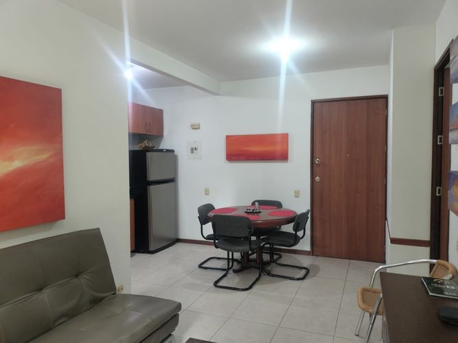 Apartamento de 1 alcoba en arriendo en El Poblado, Medellín, 48 m² · foto 2 de 13