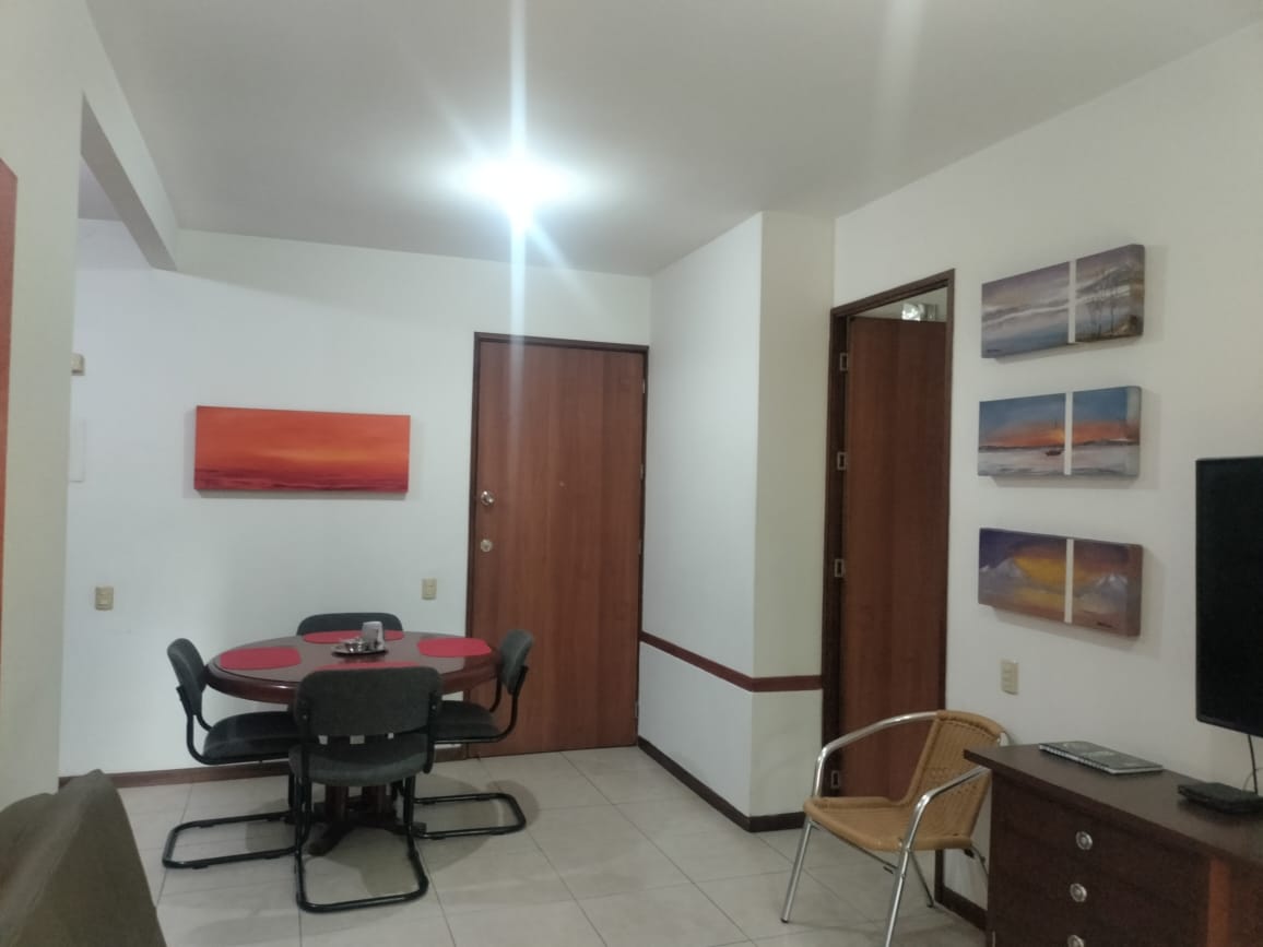Apartamento en arriendo en El Poblado, Medellín · foto 2 de 13