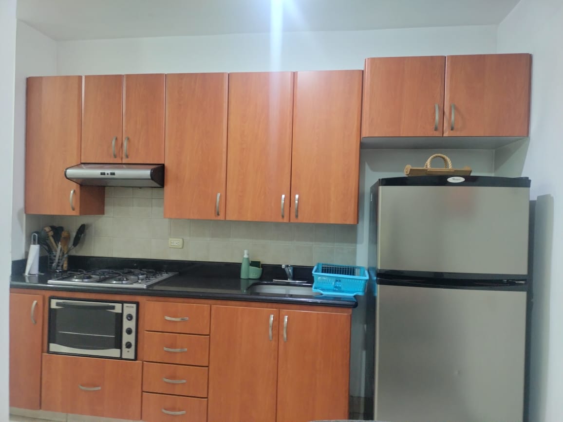 Apartamento en arriendo en El Poblado, Medellín · foto 7 de 13