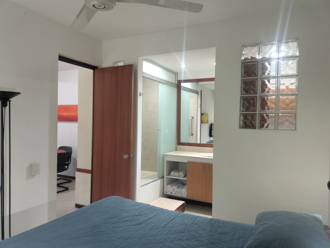 Apartamento en arriendo en El Poblado, Medellín · foto 10 de 13