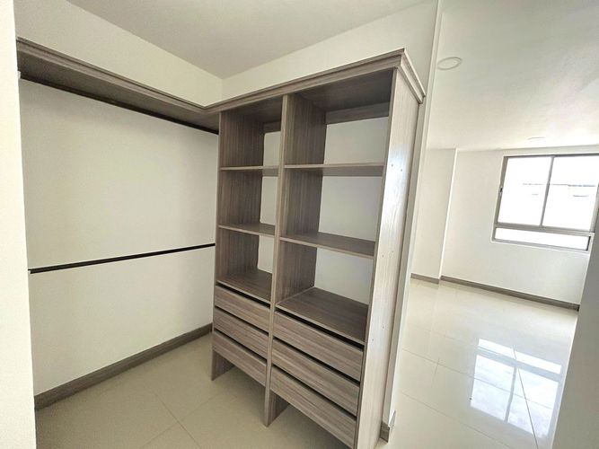Apartamento de 3 alcobas en venta en Crespo, Cartagena, 107 m² · foto 5 de 16