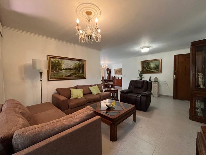 Apartamento de 3 alcobas en venta en San Lucas, Medellín, 148 m² · foto 2 de 17