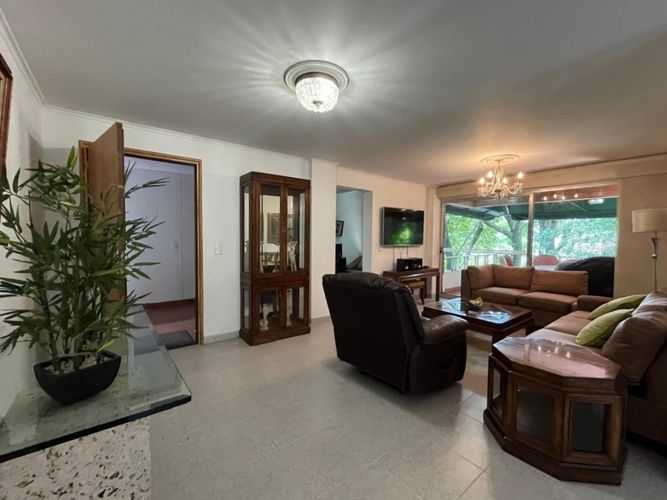 Apartamento de 3 alcobas en venta en San Lucas, Medellín, 148 m² · foto 5 de 17