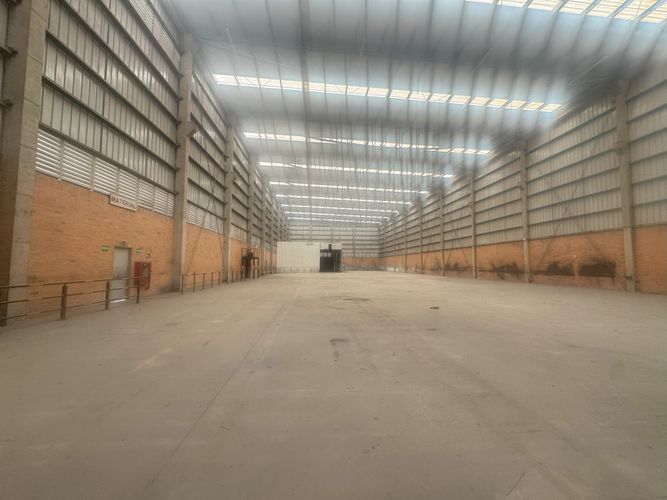 Bodega en venta en Parque Industrial Santo Domingo, Madrid, 3085 m² · foto 4 de 7