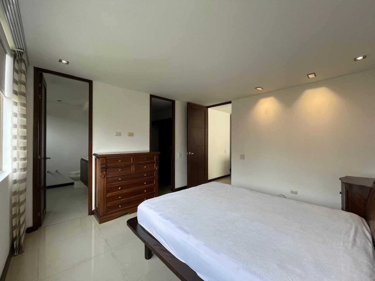Apartamento en arriendo en El Poblado, Medellín · foto 9 de 19