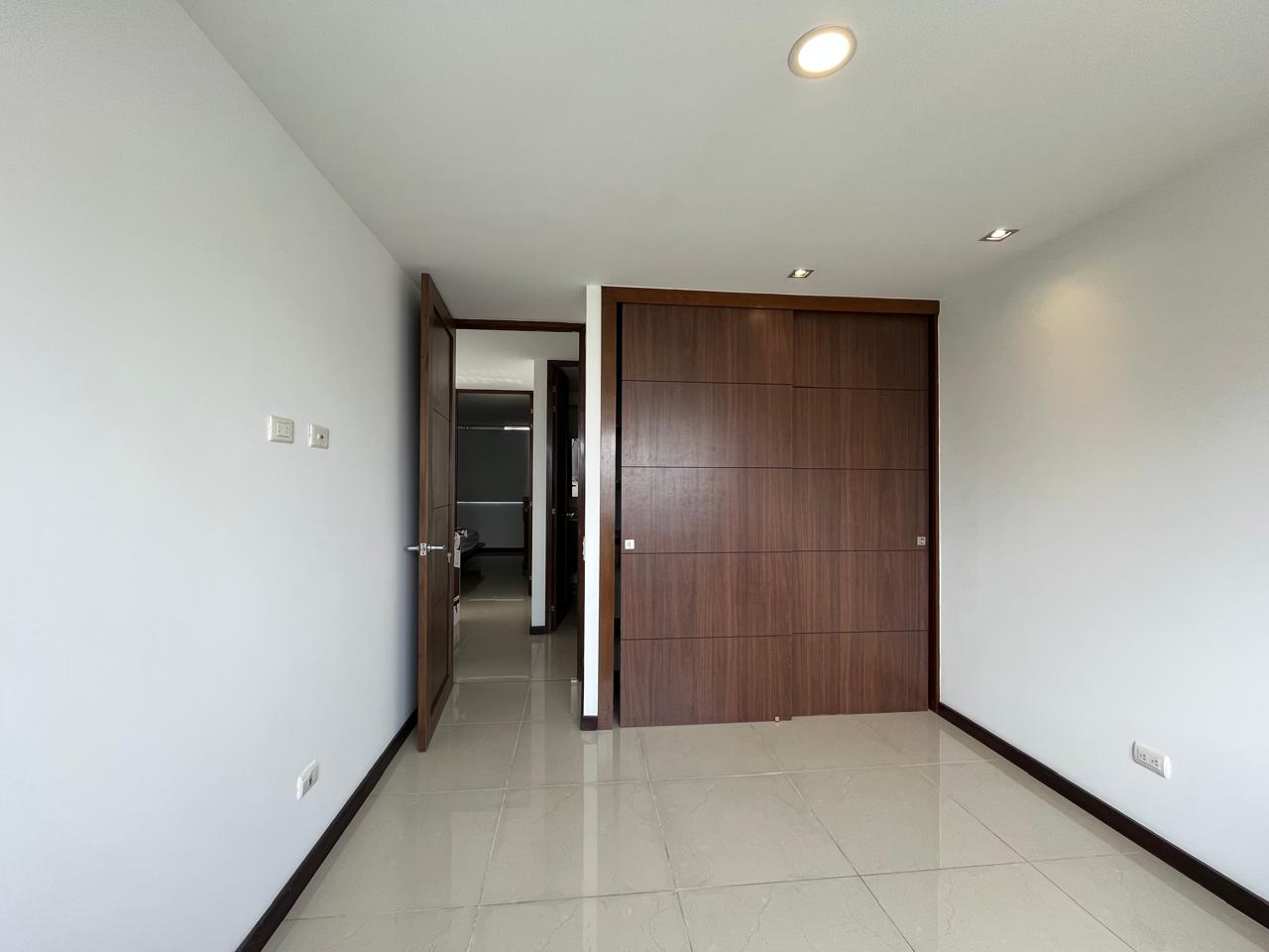 Apartamento en arriendo en El Poblado, Medellín · foto 10 de 19
