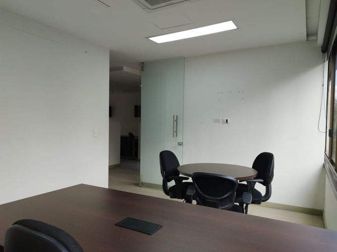Oficina en arriendo en El Poblado, Medellín, 110 m² · foto 10 de 18