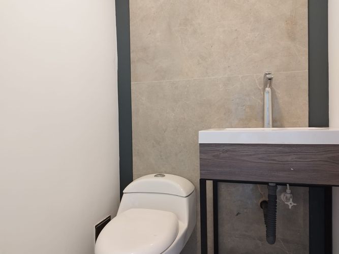 Oficina en arriendo en El Poblado, Medellín, 110 m² · foto 17 de 18