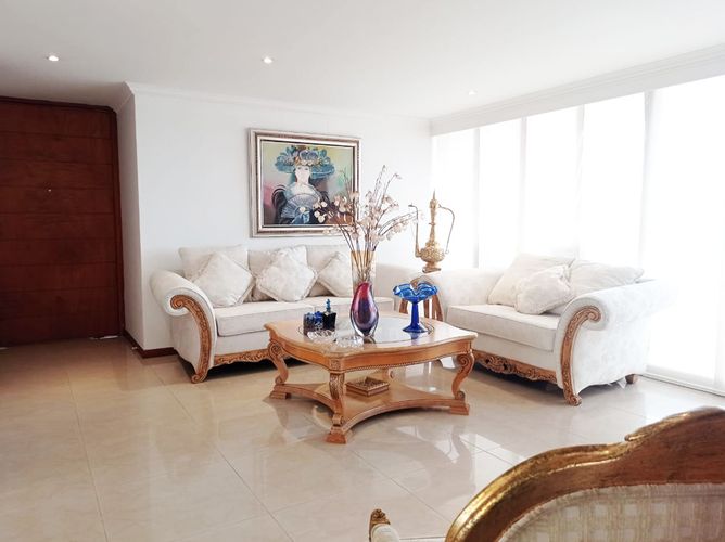 Apartamento de 3 alcobas en arriendo en El Poblado, Medellín, 180 m² · foto 3 de 20