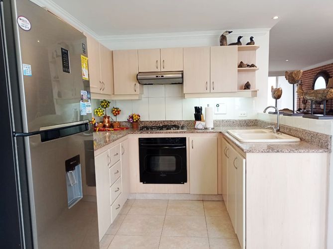 Apartamento de 3 alcobas en arriendo en El Poblado, Medellín, 180 m² · foto 8 de 20