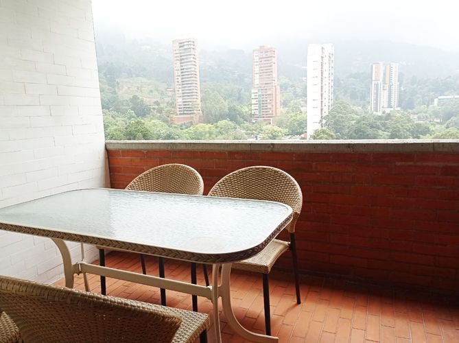 Apartamento de 3 alcobas en arriendo en El Poblado, Medellín, 180 m² · foto 20 de 20