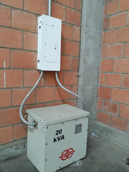 Bodega en arriendo en Echavarria, Madrid, 687 m² · foto 3 de 5