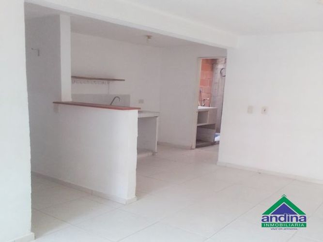 Casa de 4 alcobas en venta en Paseo Del Puente, Piedecuesta, 70 m² · foto 2 de 15