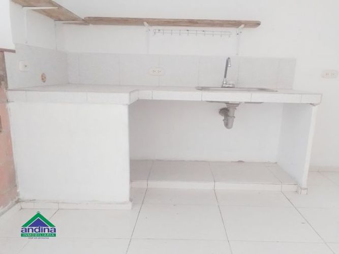 Casa de 4 alcobas en venta en Paseo Del Puente, Piedecuesta, 70 m² · foto 3 de 15