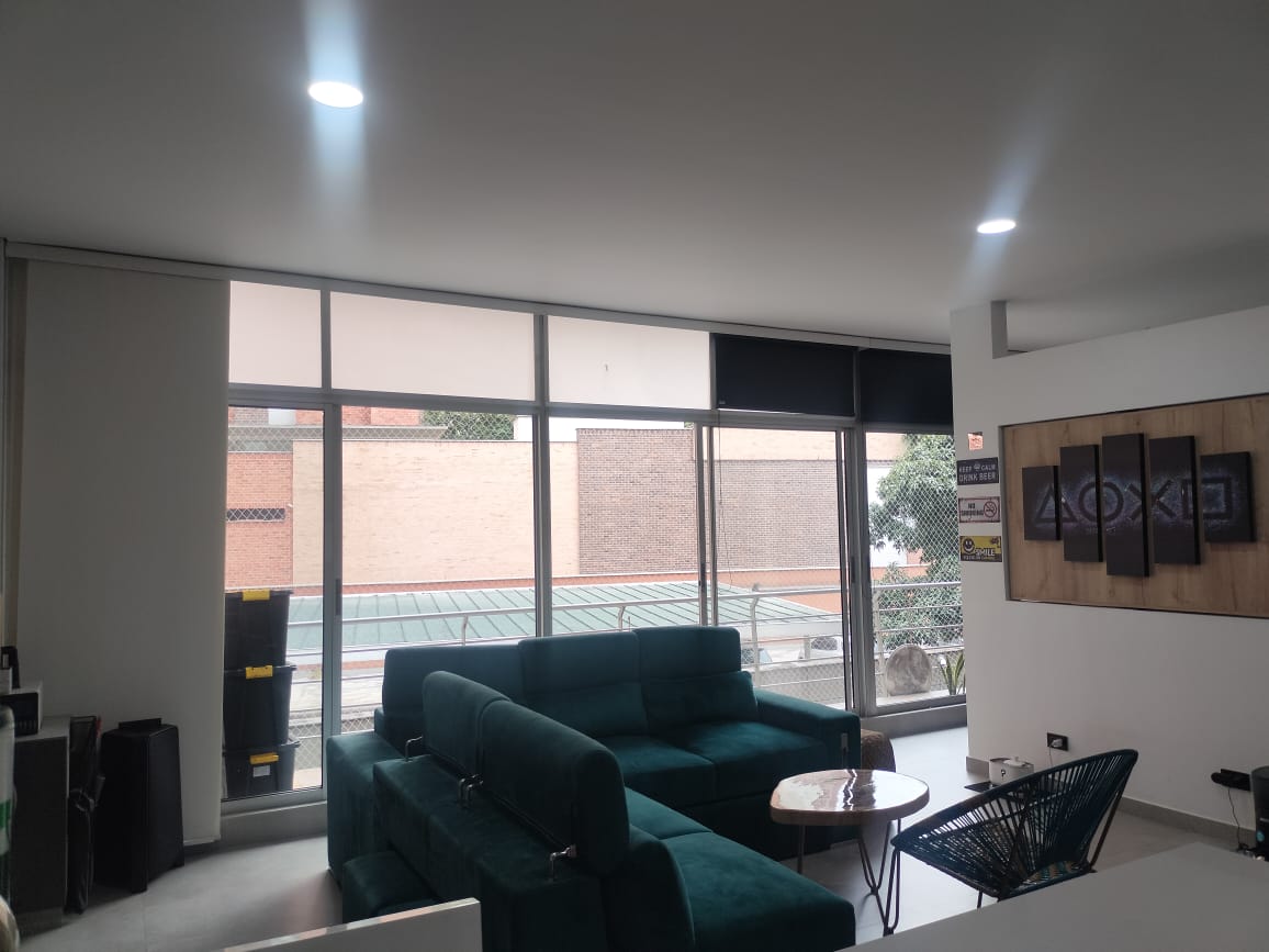 Apartamento en venta en El Poblado, Medellín · foto 2 de 13