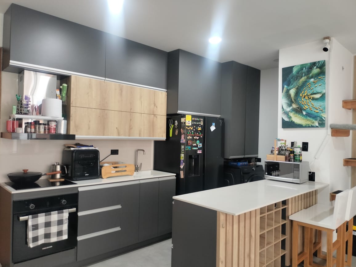 Apartamento en venta en El Poblado, Medellín · foto 5 de 13