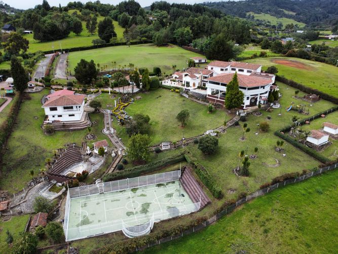 Casa de 8 alcobas en venta en Yerbabuena, Chía · foto 19 de 20