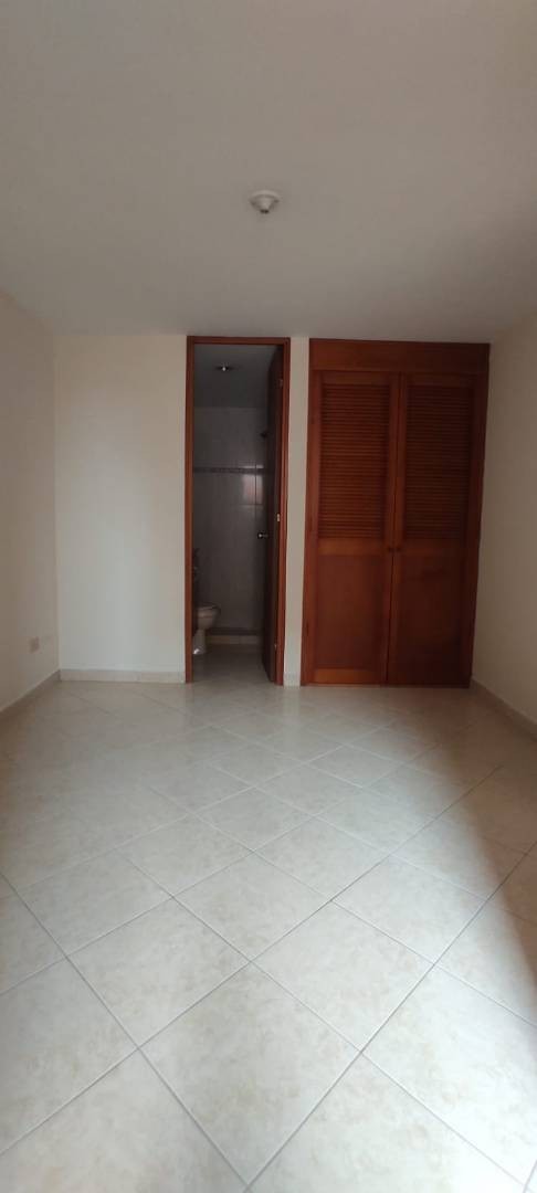 Apartamento en arriendo en Laureles, Medellín · foto 3 de 14