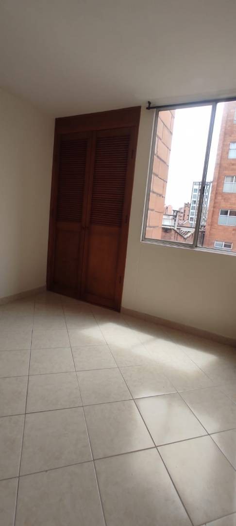 Apartamento en arriendo en Laureles, Medellín · foto 4 de 14