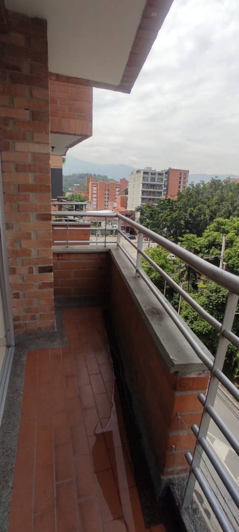 Apartamento en arriendo en Laureles, Medellín · foto 8 de 14