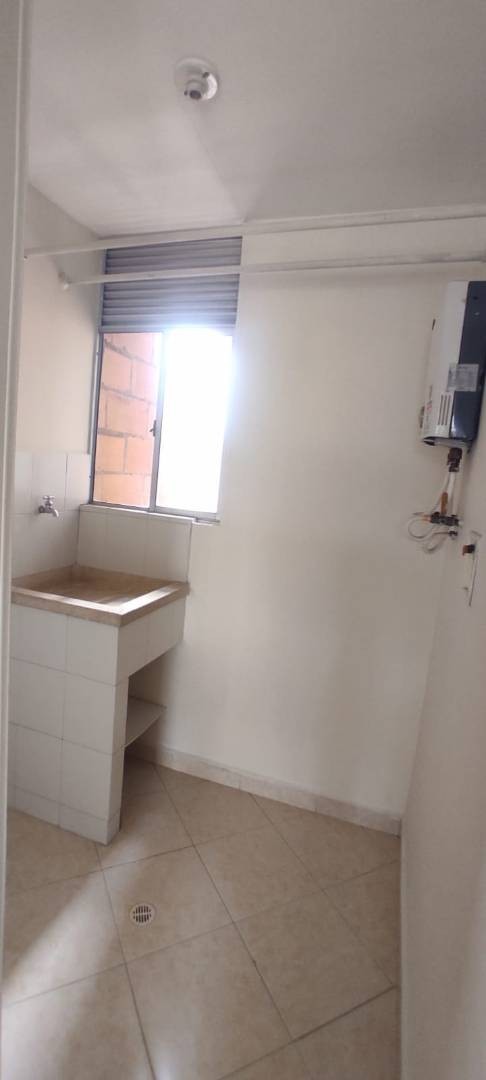 Apartamento en arriendo en Laureles, Medellín · foto 11 de 14