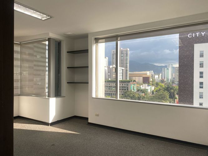 Oficina en arriendo en El Poblado, Medellín, 100 m² · foto 7 de 10