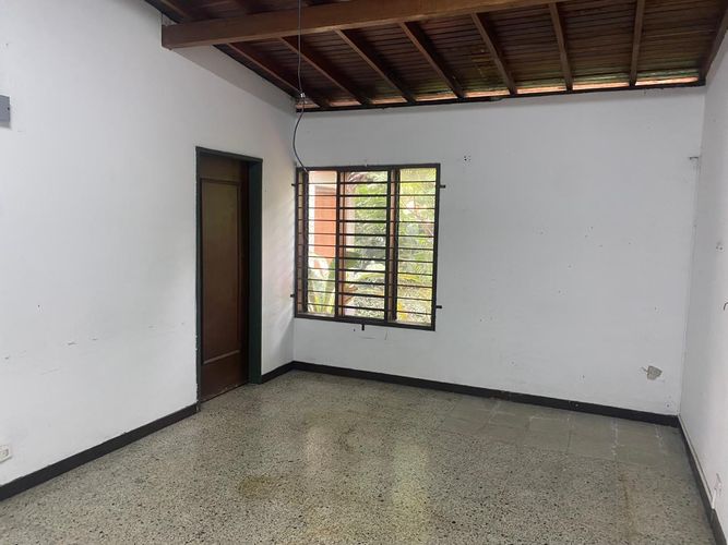 Oficina en arriendo en Loma Linda, Envigado, 300 m² · foto 6 de 18