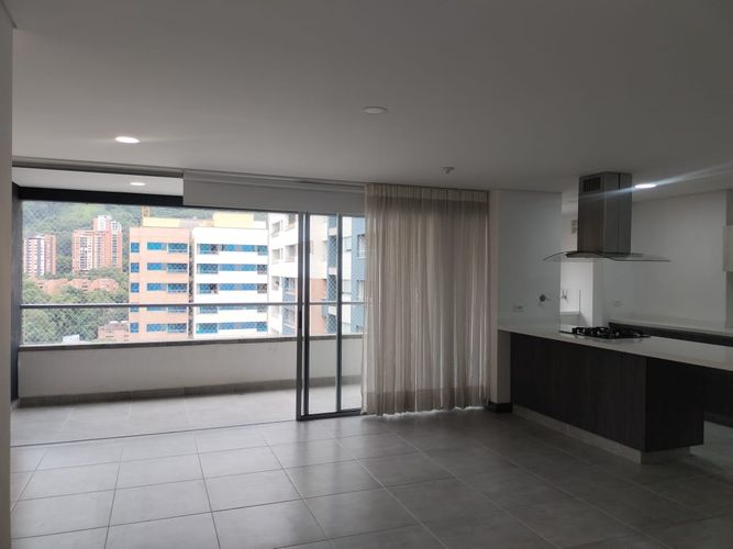 Apartamento de 3 alcobas en arriendo en El Poblado, Medellín, 107 m² · foto 2 de 18