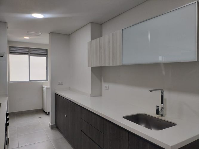 Apartamento de 3 alcobas en arriendo en El Poblado, Medellín, 107 m² · foto 6 de 18