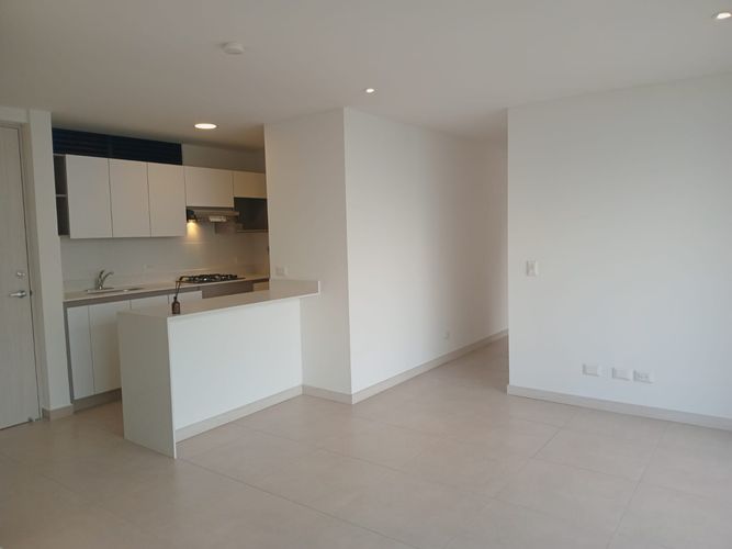 Apartamento de 3 alcobas en arriendo en El Poblado, Medellín, 88 m² · foto 2 de 17