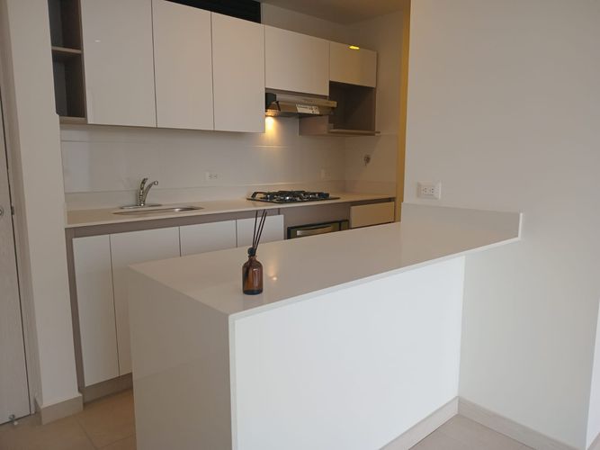 Apartamento de 3 alcobas en arriendo en El Poblado, Medellín, 88 m² · foto 6 de 17