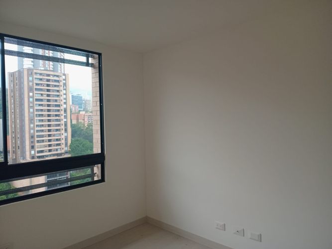 Apartamento de 3 alcobas en arriendo en El Poblado, Medellín, 88 m² · foto 7 de 17