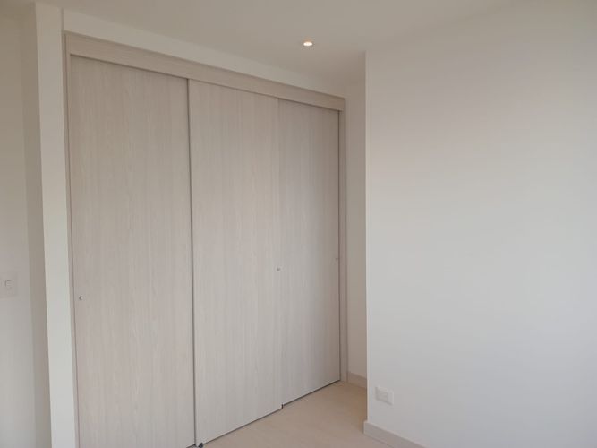 Apartamento de 3 alcobas en arriendo en El Poblado, Medellín, 88 m² · foto 8 de 17