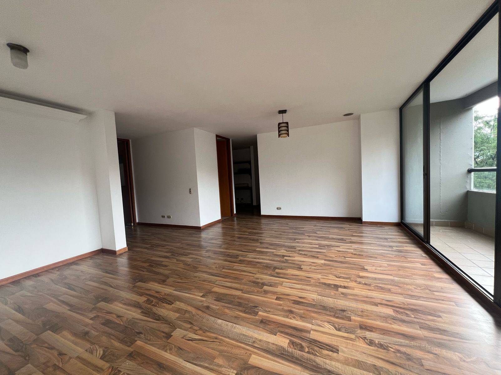 Apartamento en venta en El Poblado, Medellín · foto 3 de 19